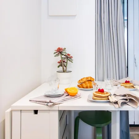 Madalena Ground Floor 아파트